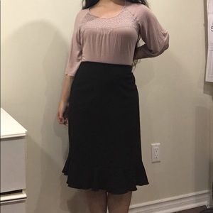 Black vamp skirt with ruffle